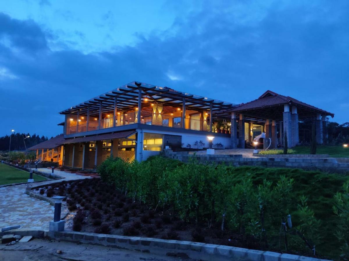 Hotel Biranji Aqua Retreat Chikmagalūr Exterior foto