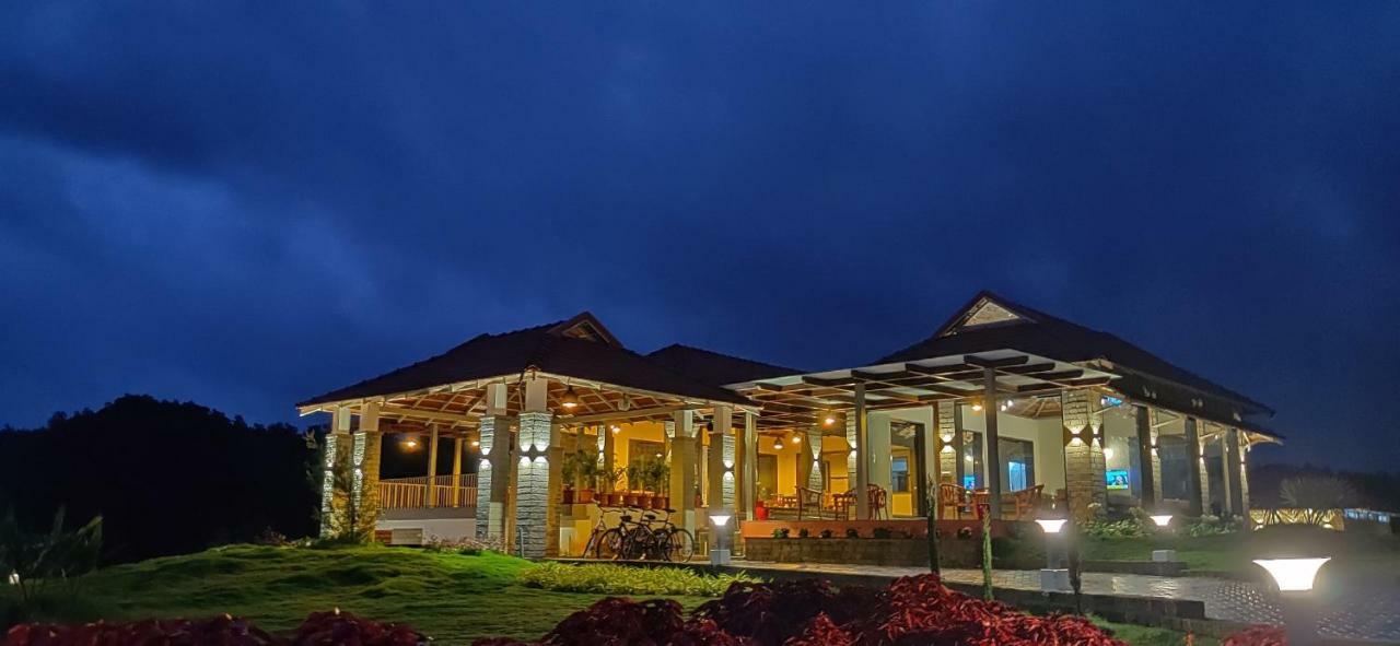 Hotel Biranji Aqua Retreat Chikmagalūr Exterior foto